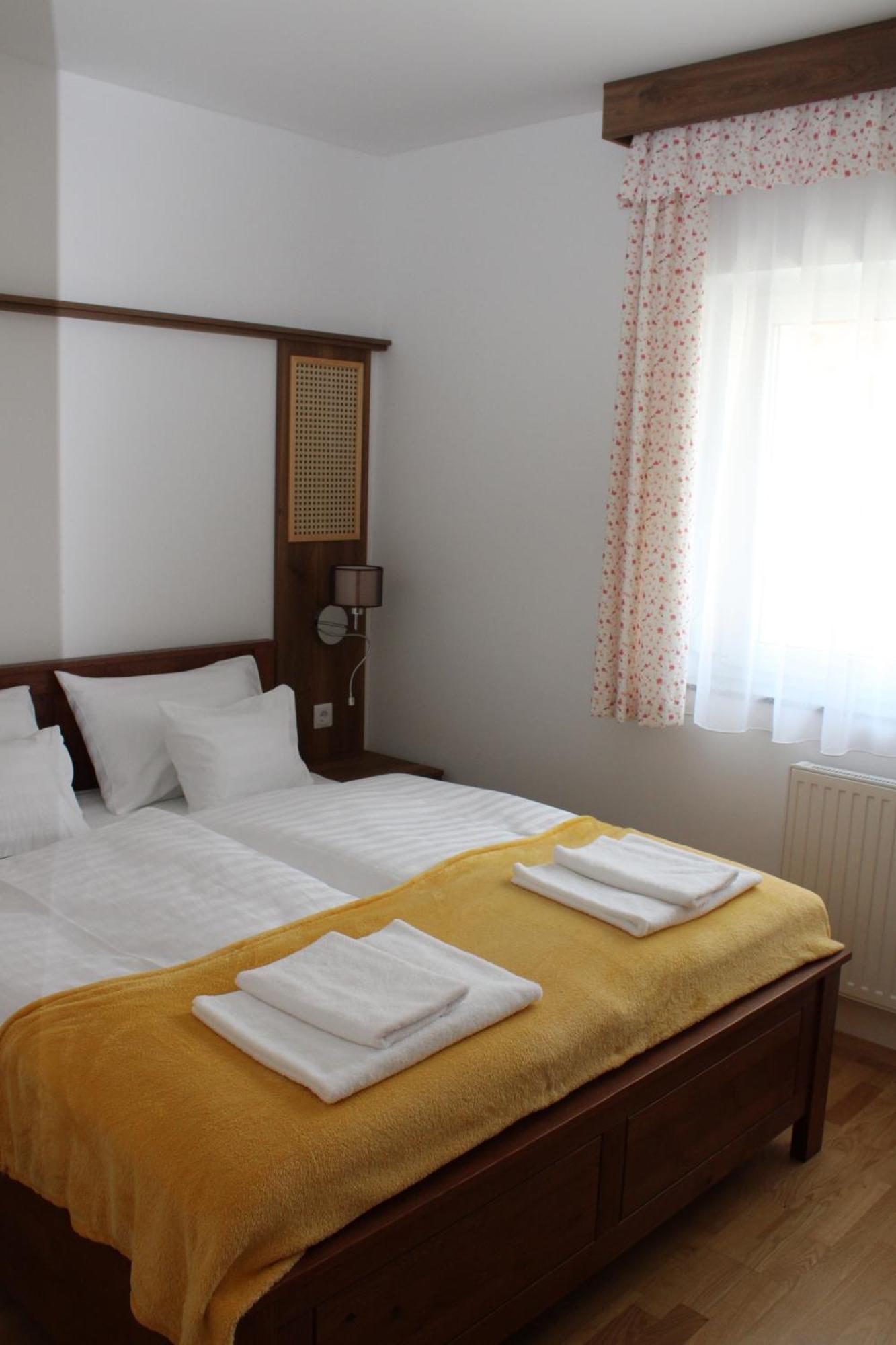 Mara Apartman Buek Exterior photo